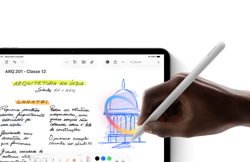 M?o segurando o Apple Pencil e fazendo um círculo ao redor de um desenho no app Notas no iPad.