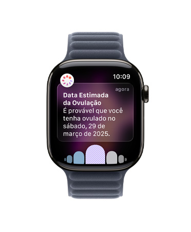 Apple Watch Series 11, cor natural, caixa de titanio, notifica??o de estimativa da data de ovula??o do Acompanhamento de Ciclo no app Saúde, Digital Crown, pulseira de elos magnéticos na cor azul-marinho
