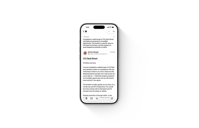Drei iPhone Ger?te zeigen Apple Intelligence: Voicemail zusammenfassen, Notizen und Anrufe aufnehmen und zusammenfassen und E?Mails zusammenfassen