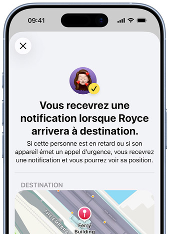 Un écran d’iPhone affiche la confirmation d’activation d’une notification Localiser. Le texte indique ? Vous recevrez une notification lorsque Pedro arrivera à destination. ?. Une carte affichant une position épinglée se trouve en bas de l’écran