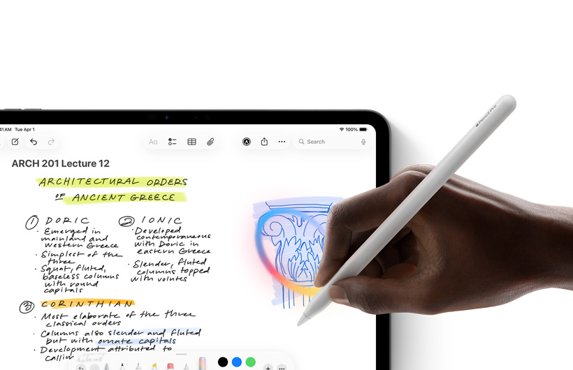 一隻手拿著 Apple Pencil 在 iPad 的備忘錄 app 上圈起一幅草圖。