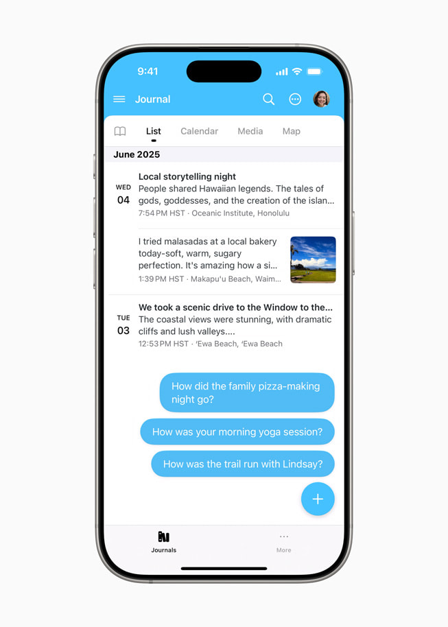 Un iPhone?16?Pro affiche l’app de journaling Day?One, avec une liste de suggestions d’écriture.