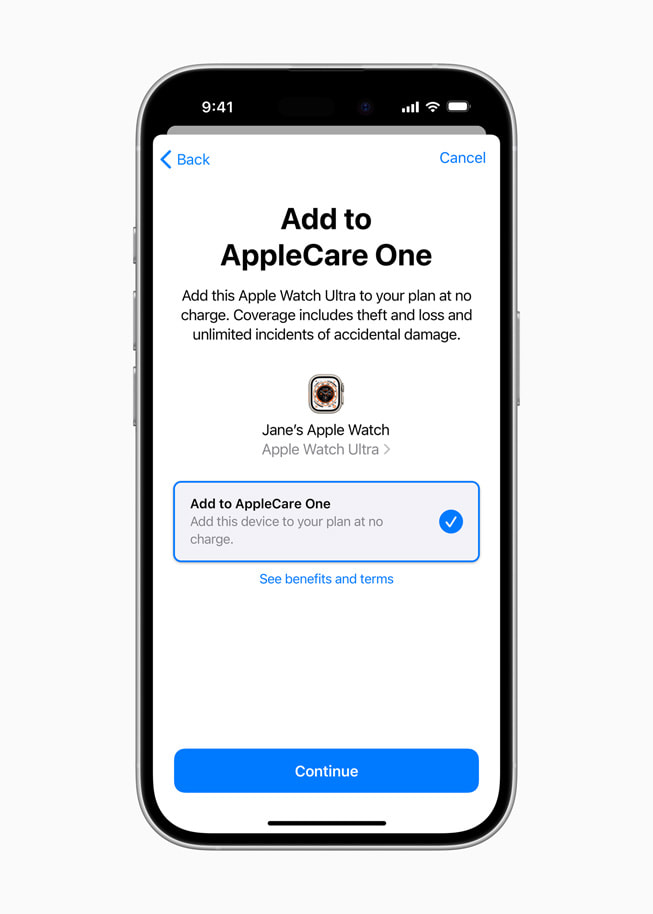 En un iPhone 16, se muestra la pantalla de AppleCare One con una indicación para agregar el Apple Watch Ultra del usuario a un plan.