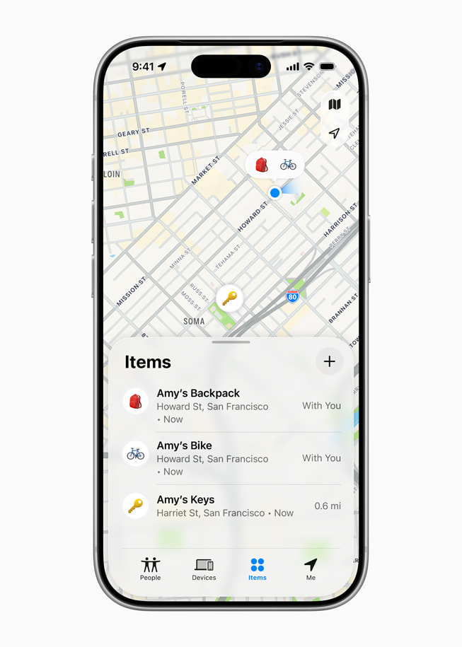 iPhone 17 Pro menampilkan daftar barang pengguna, berdampingan dengan peta.