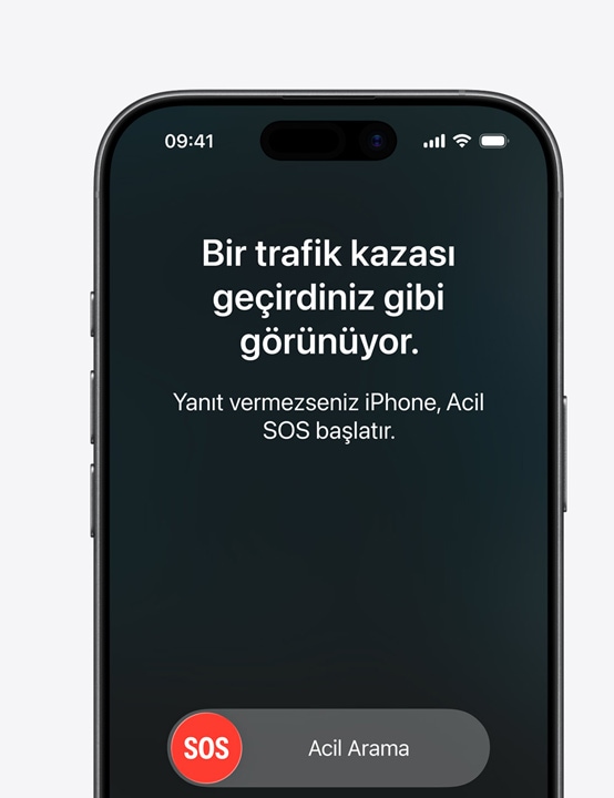 Yan yana ekranlar, Messages via satellite, Find My via satellite, Roadside Assistance via satellite ara? tak?mlar?n? g?steren iPhone ekran?, Emergency SOS via satellite ?zelli?inin kullan?ld???n? g?steren iPhone ekran?, Roadside Assistance ?zelli?inin kullan?ld???n? g?steren iPhone ekran?