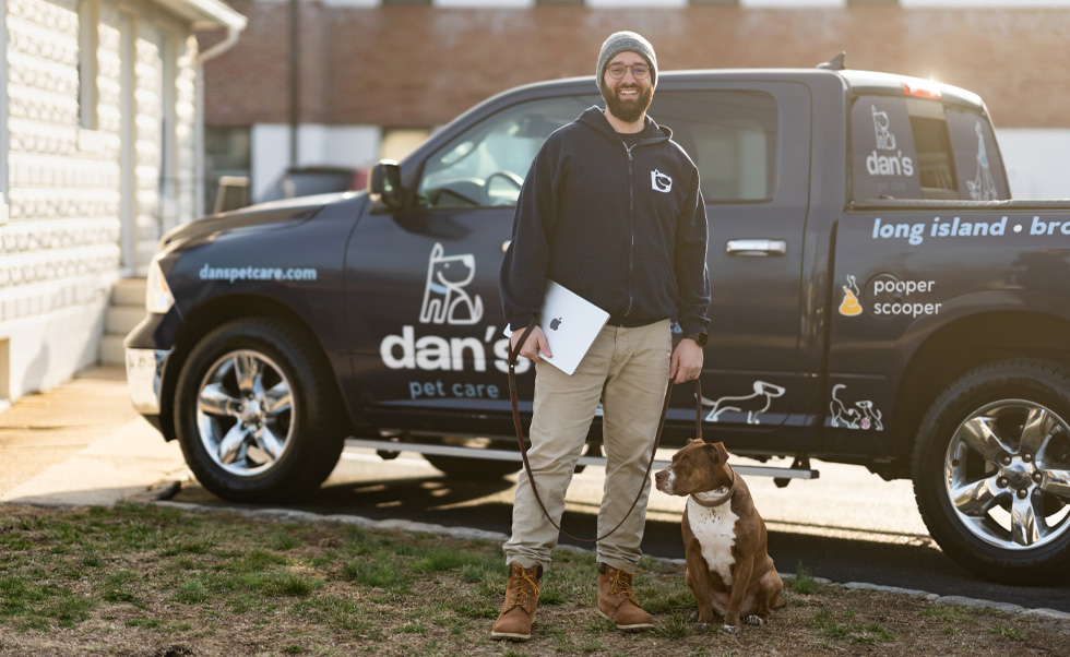 L’activité de Dan Reitman s’est développée d’un service unipersonnel de promenade de chien jusqu’à une entreprise comptant aujourd’hui 80 personnes.