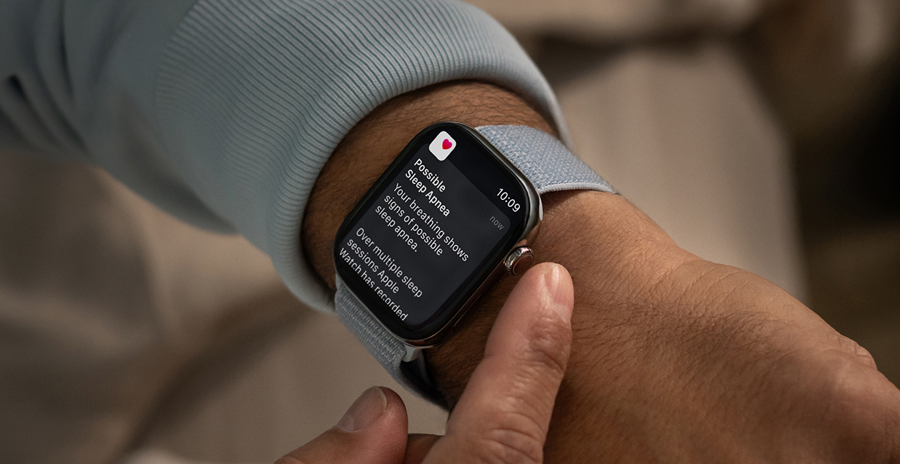 一隻 Apple Watch 顯示著睡眠窒息通知。