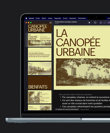 écran d’un MacBook Air 13 pouces, Keynote, diapositive jaune sur la canopée urbaine avec des photos de batiments, notes de présentation générées par l’IA sous la diapositive