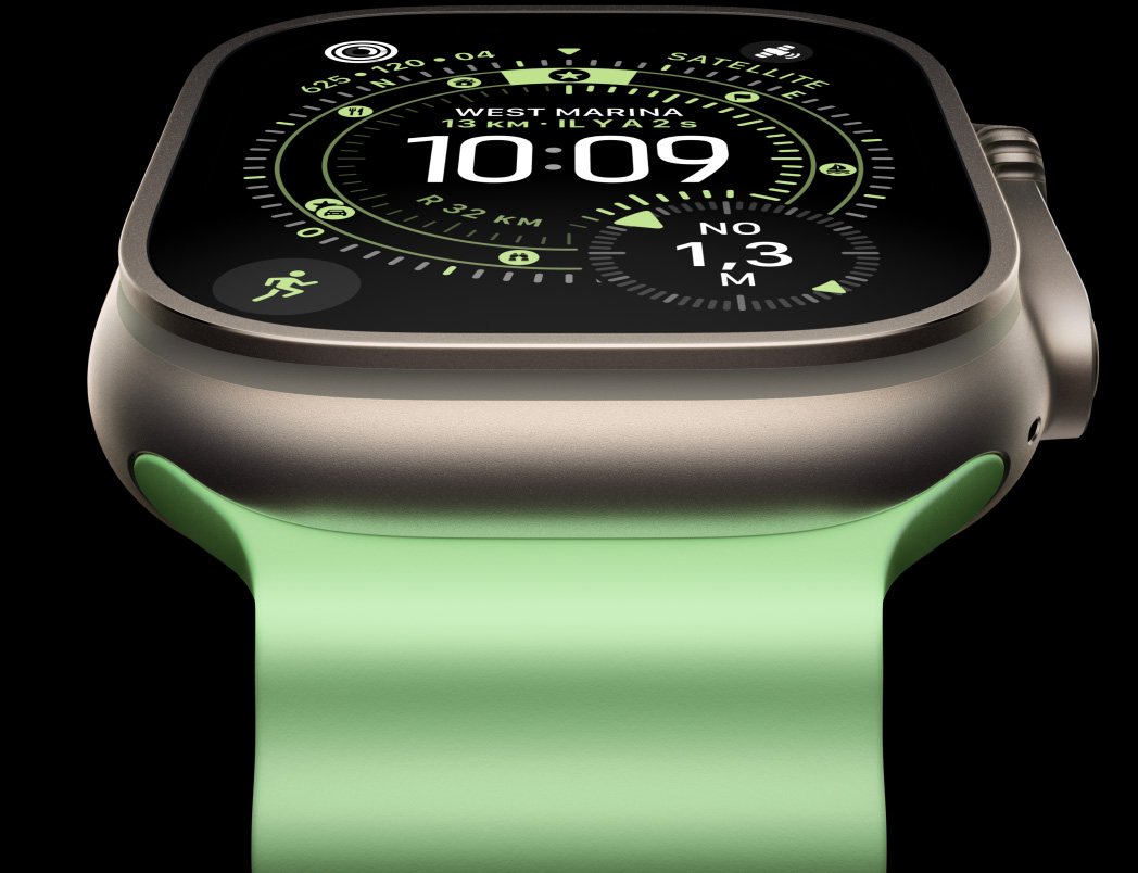Apple Watch Ultra 3, bo?tier en titane, naturel, boussole sur le cadran Orientation, bracelet Océan, vert fluo