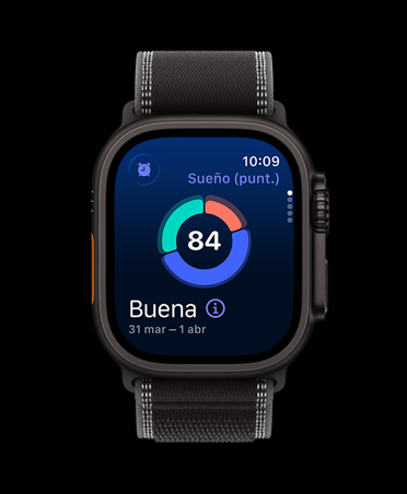 Apple Watch Ultra 3, color negro, caja de titanio, la pantalla muestra la gráfica circular de Puntuación de Sue?o, correa Trail, negro/carbón
