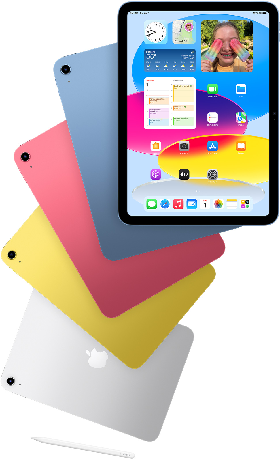 Egy iPad, amelynek a kezd?képerny?je látható, m?g?tte pedig a hátlapjával felénk egy kék, egy rózsaszín, egy sárga és egy ezüstszín? iPad. Egy Apple Pencil van a szétterített iPad-modellek mellett.