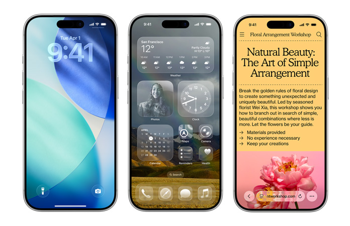 幾部 iPhone 並排，展示 iOS 各種新設(shè)計(jì)元素，例如鎖定畫面上的半透明 Liquid Glass 數(shù)字時(shí)鐘，以及主畫面上通透的 Liquid Glass app 圖像。