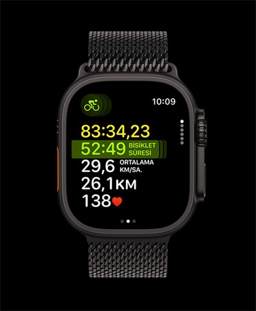 Apple Watch Ultra 3, siyah renk, titanyum kasa, ?oklu Spor antrenman?, kordon, siyah Milanese Loop