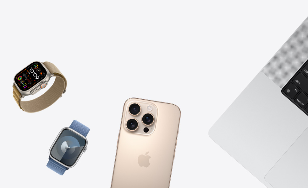 Ulike produkter er spredt utover, inkludert Apple Watch i naturlig farge med Alpine Loop i klassisk brun, Apple Watch i s?lv med Sport Loop i bl?klokke, iPhone i sandfarget titan og MacBook i s?lv