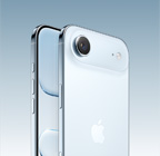 iPhone Air, bleu ciel, face arrière de biais, caméra principale Fusion dans le plateau de la partie supérieure, commande de la caméra, face avant, écran intégral, bouton Action et boutons de volume