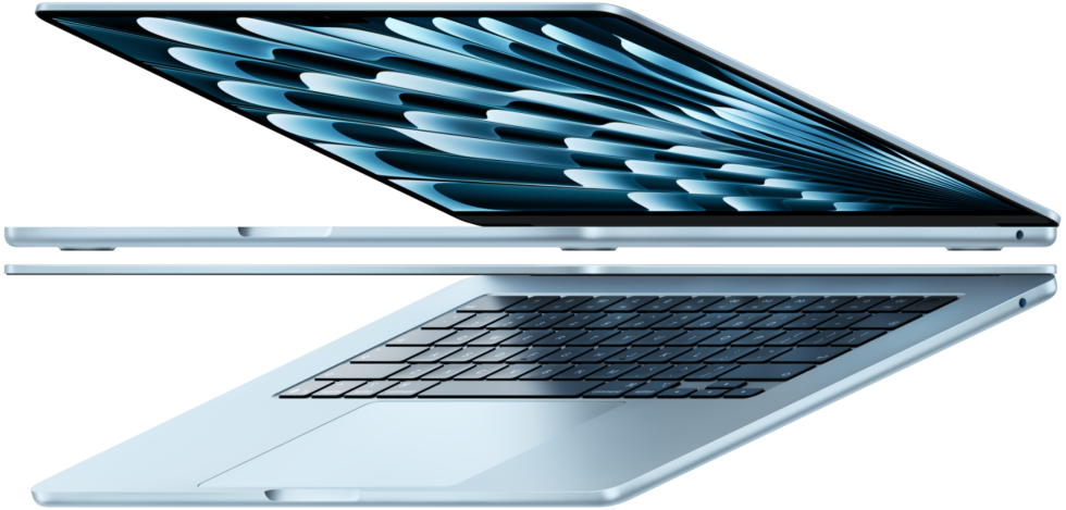 Dva otev?ené MacBooky Air v blankytně modré barvě uspo?ádané do tvaru ?ipky, co? zd?razňuje jejich tenky profil.
