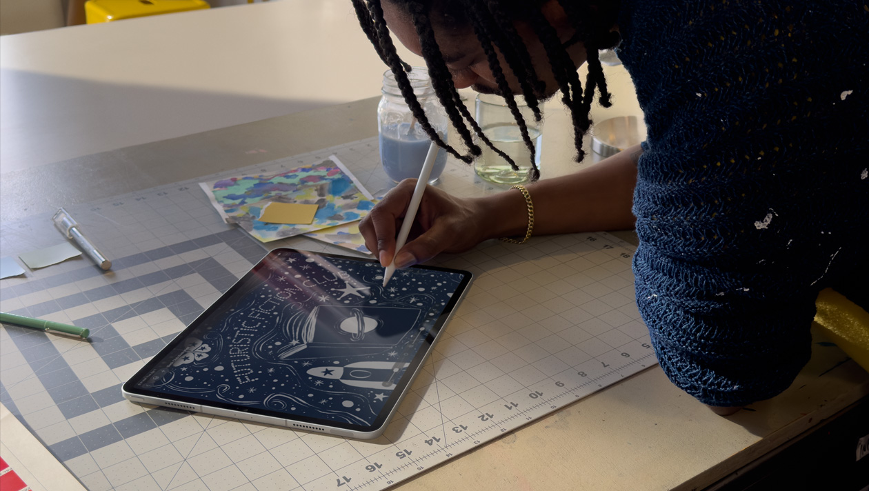 ??? ?????? ????? ???? ????? ????? ??? iPad&nbsp;Pro ???????? ???&nbsp;Apple? ?????? ???? ????? ????? ????? ?? ???? ??? ???? ???? ?????? ?????? ?????? ??? futuristic&nbsp;fiction&nbsp;club ????? ?? ?????